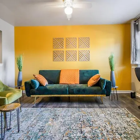 Huge & Unique 2Br/1Ba Pet-Friendly Family Condo